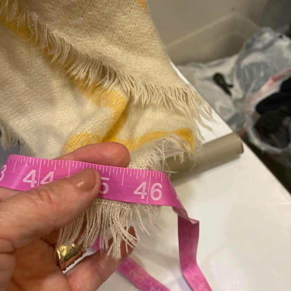 Plaid Tartan Shawl/Blanket 53X46 - Picture 9 of 9